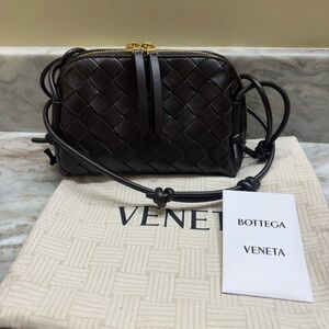 Bottega Veneta Concert Leather Crossbody Bag in Fondant